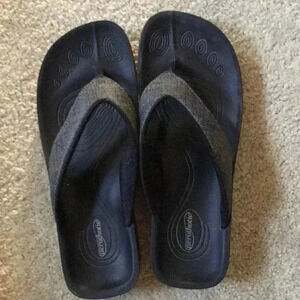 Aerothotie Black and Gray Thong Sandal EU Size 39/US Size 8.5-9